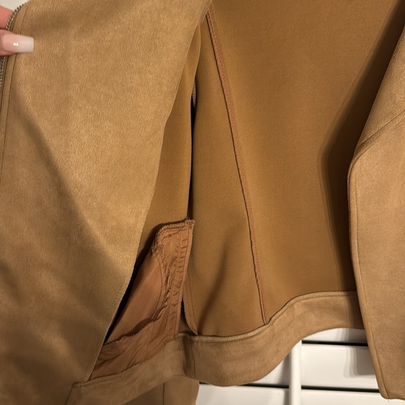 Old Navy tan faux jacket - Picture 7 of 7